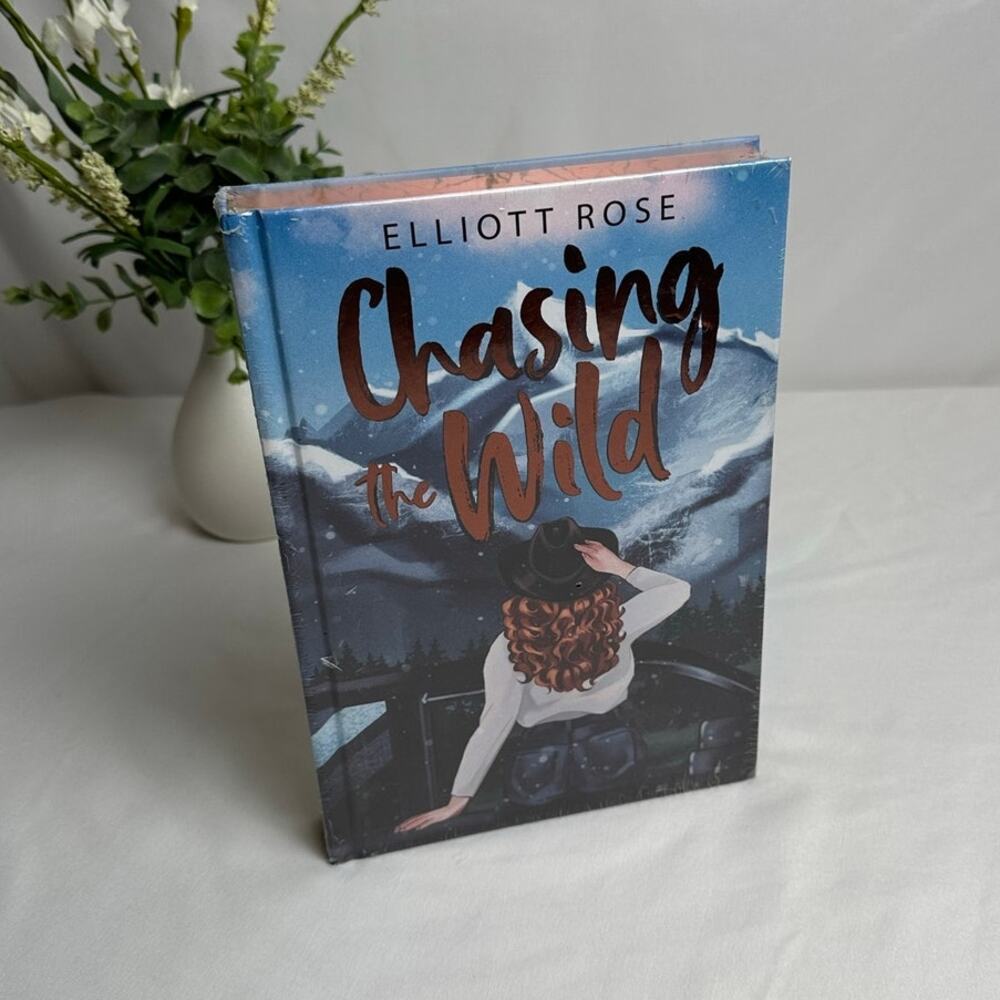 Chasing the Wild Elliott Rose Dark & Quirky SE Hardcover Sealed